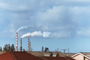 Descubre con enerBit cómo la huella de carbono afecta la energía de tu hogar.