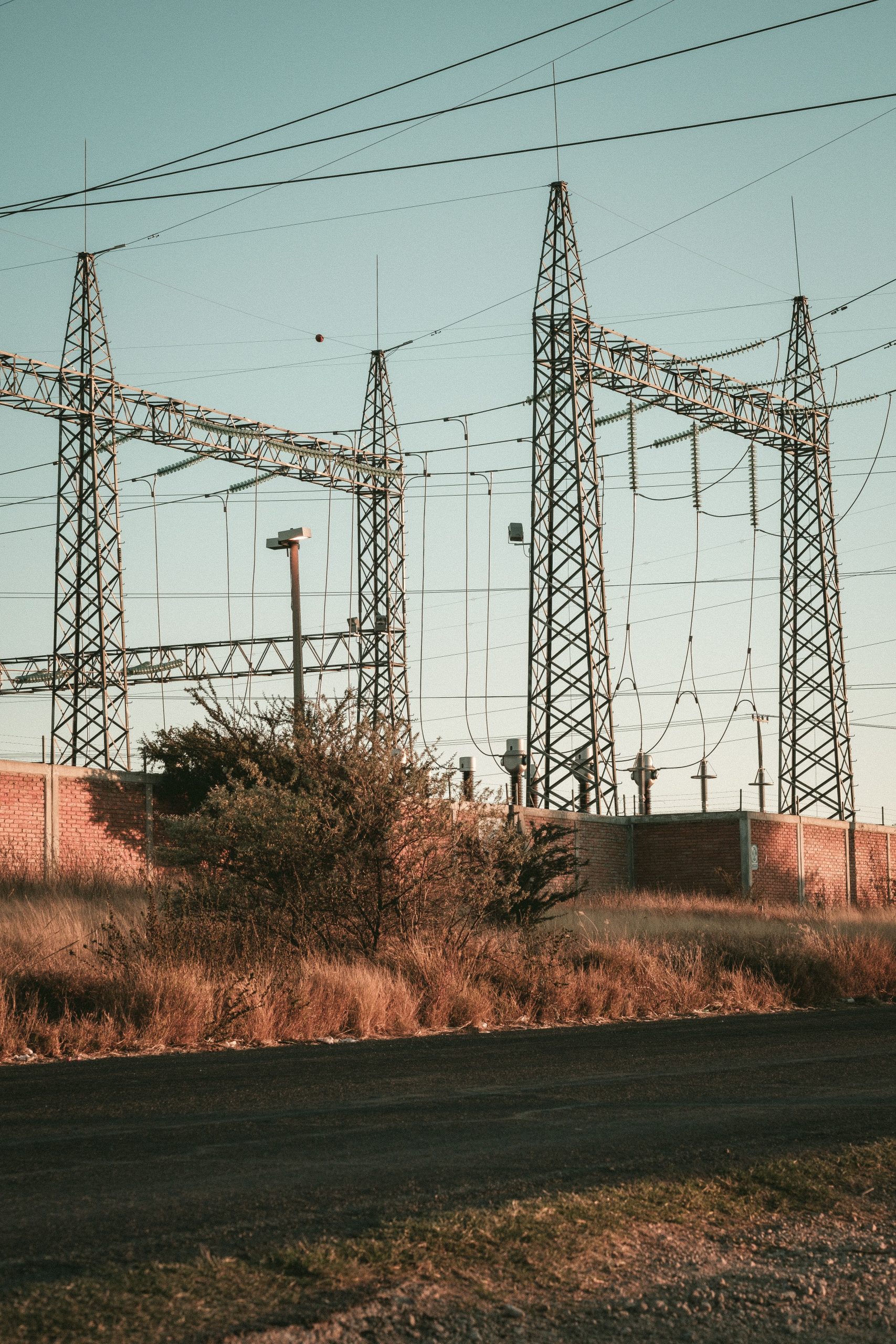 Subestación eléctrica de alta tensión al aire libre